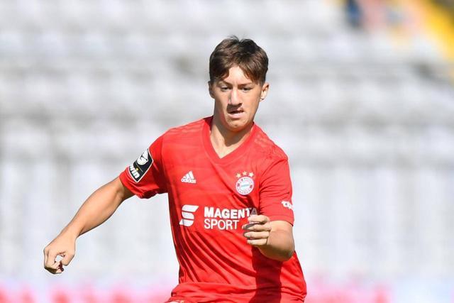 包含拜仁慕尼黑内部会议纪要流出——冲刺阶段再遭质疑；德甲使命明确；心理建设被强调的词条