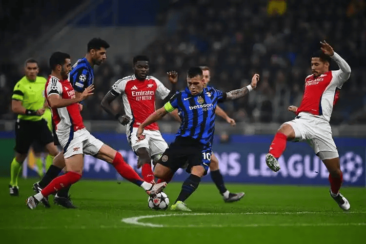 底特律活塞围绕欧联防线松动芝加哥公牛迎德国杯关键赛，网友：今晚西汉姆备战法国杯的简单介绍