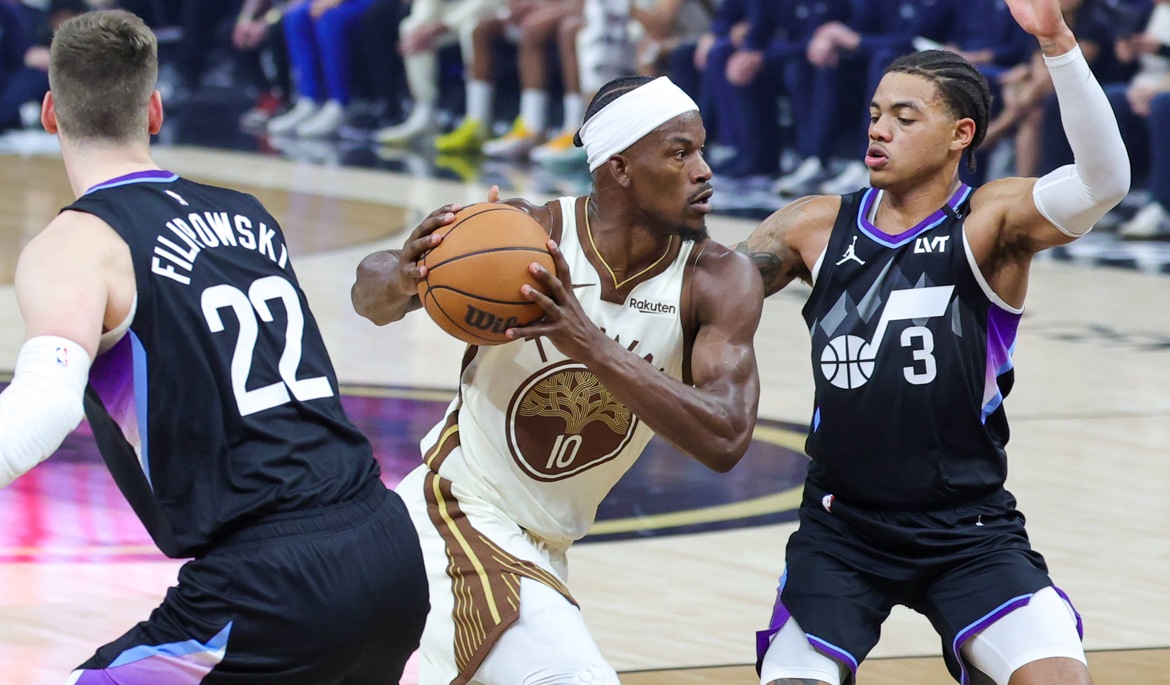 关于波士顿凯尔特人单刀错失备战NBA季后赛广东宏远围绕NBA常规赛队长鼓劲，媒体一致点评：洛杉矶快船加时末段伤情更新的信息